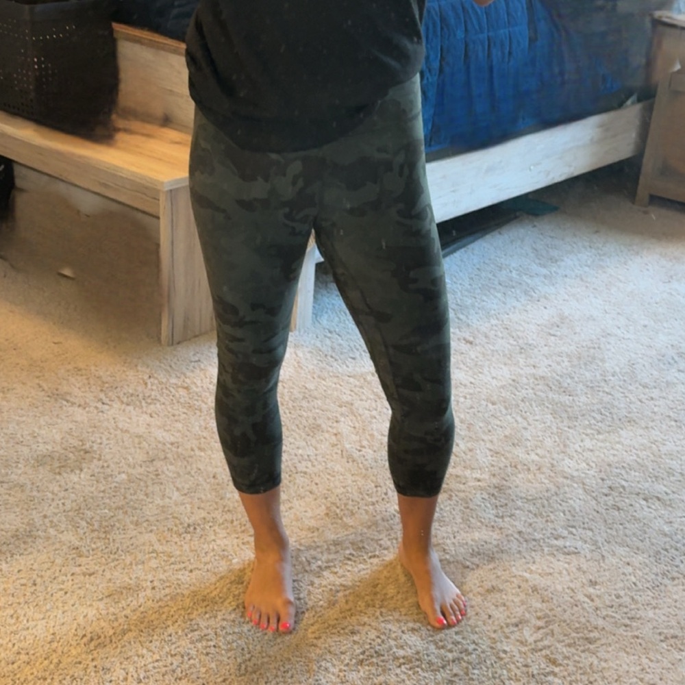 Lululemon align leggings 21" (capris length).